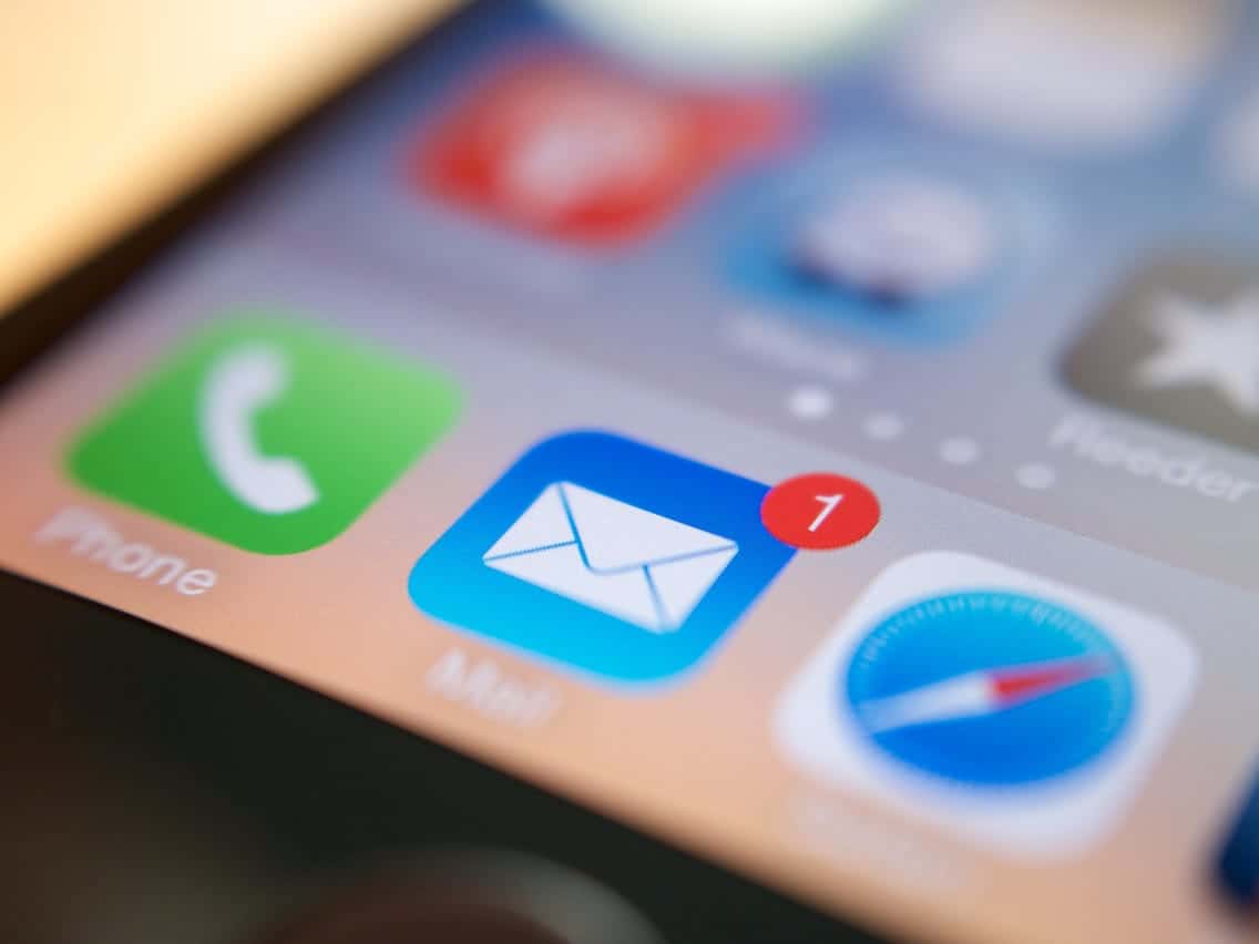 remove an email from the iPhone
